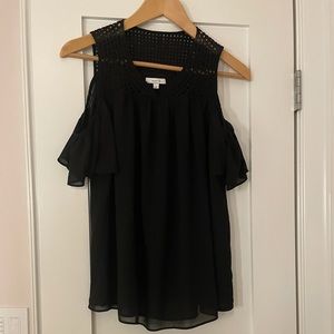 Stella & Dot black cold shoulder blouse. Size S. EUC